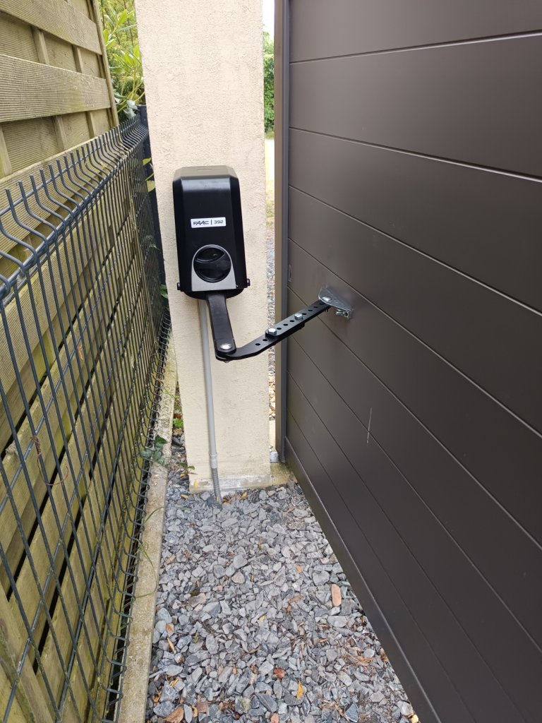 Moteur de portail battant. L1 Elec électricien professionnel à Bernay.